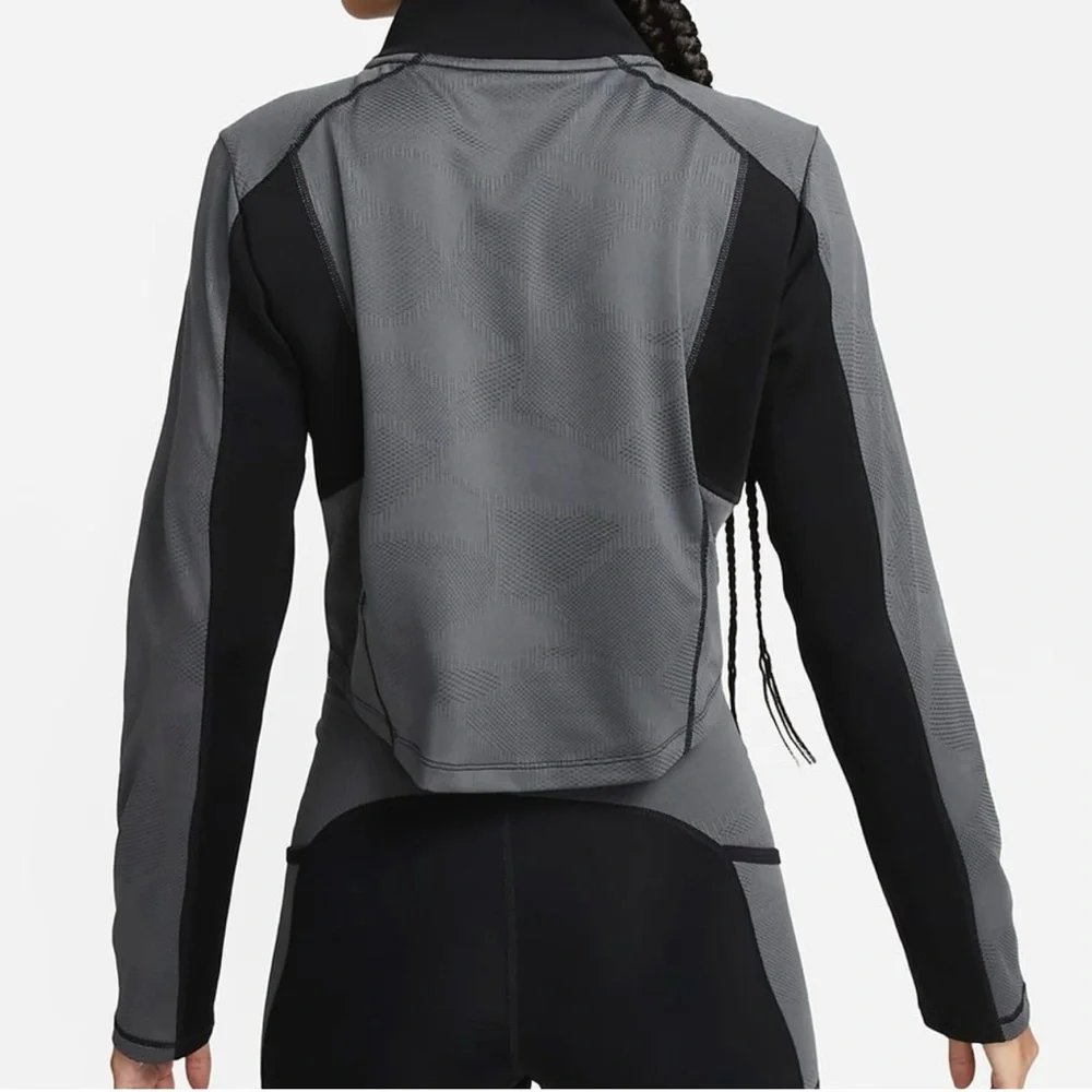 Nike Dri-FIT Black and Gray Fabric/ Crop jacket - Picture 4 of 6